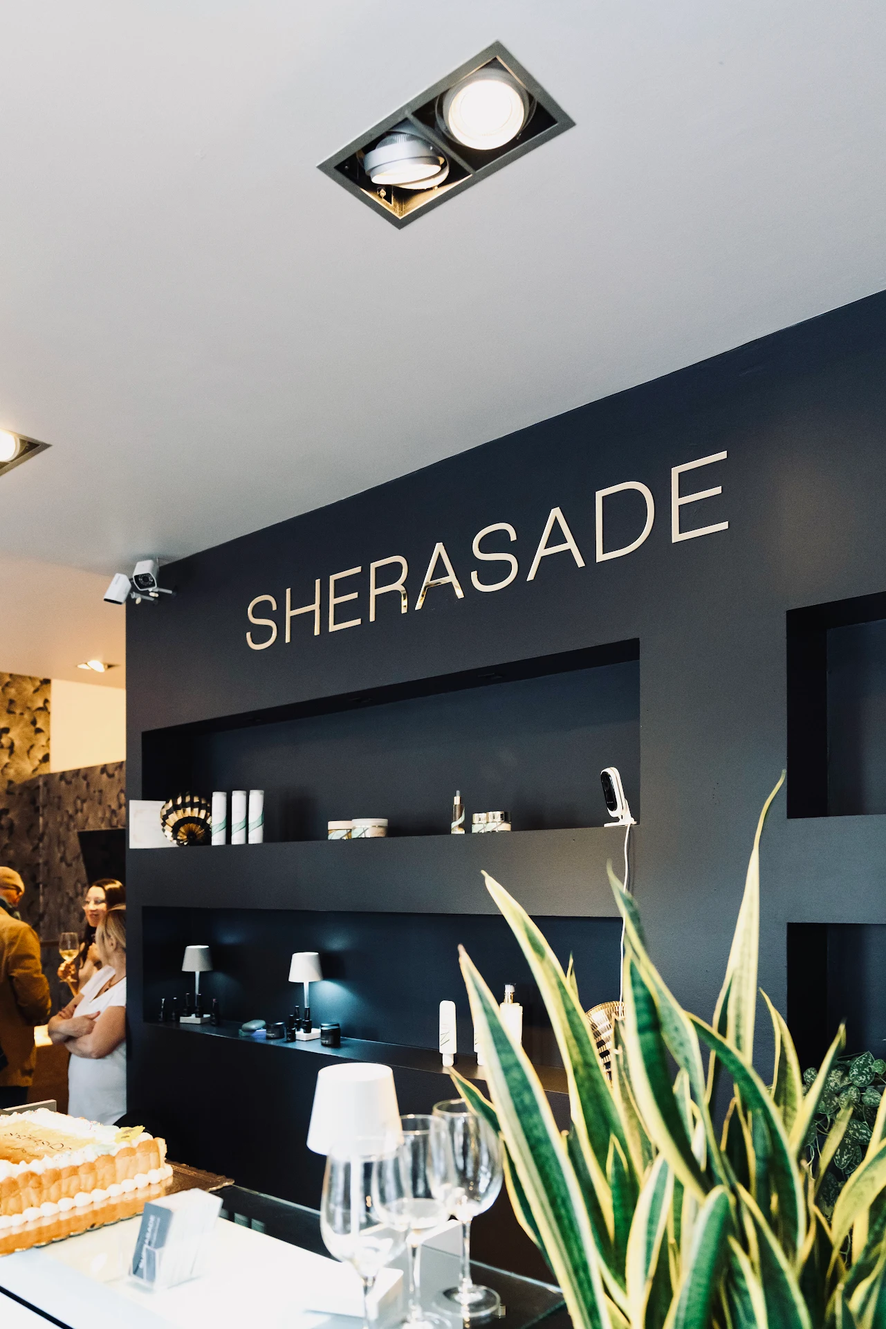 Angelena Succoia e lo staff del centro estetico Sherasade a Castegnato
